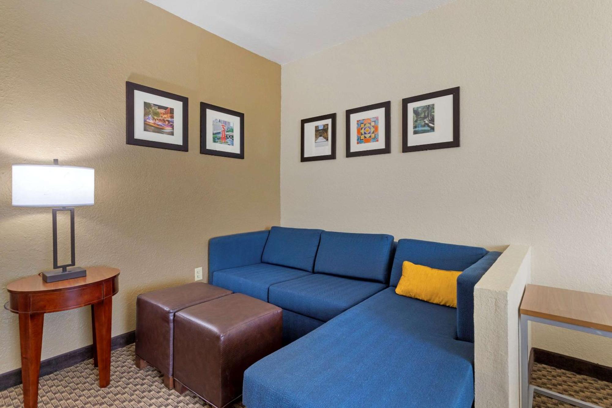 King Suite Non-Smoking