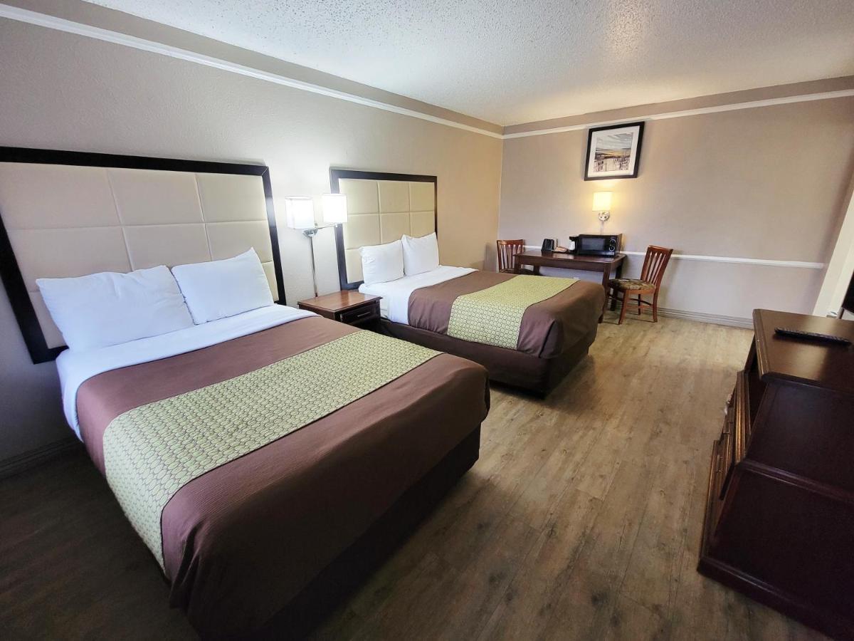 Double Room,1297384345:JPEG