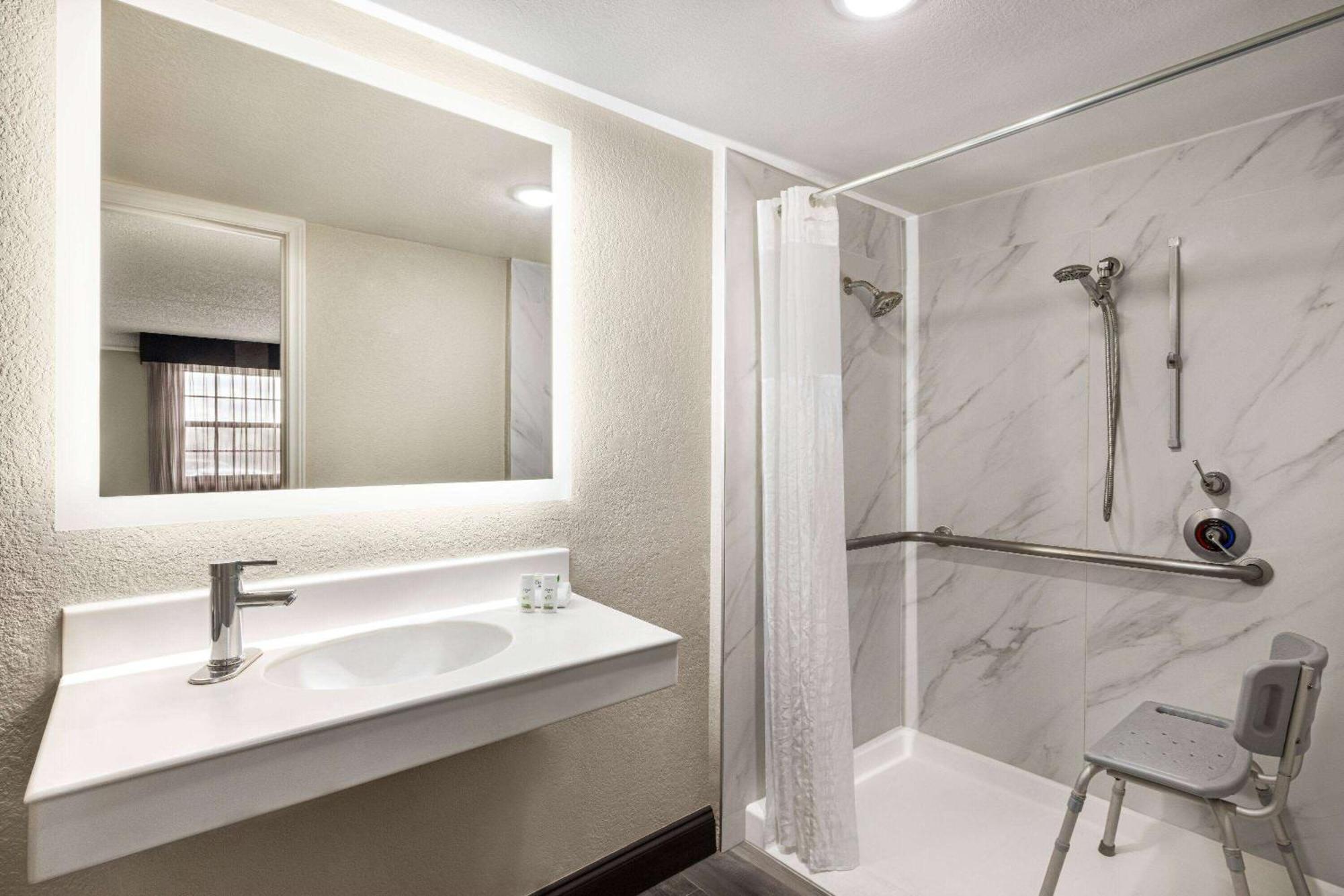 Doube Room Two Double Beds Roll Shower Mobility or Hearing Accessible Non-Smoking