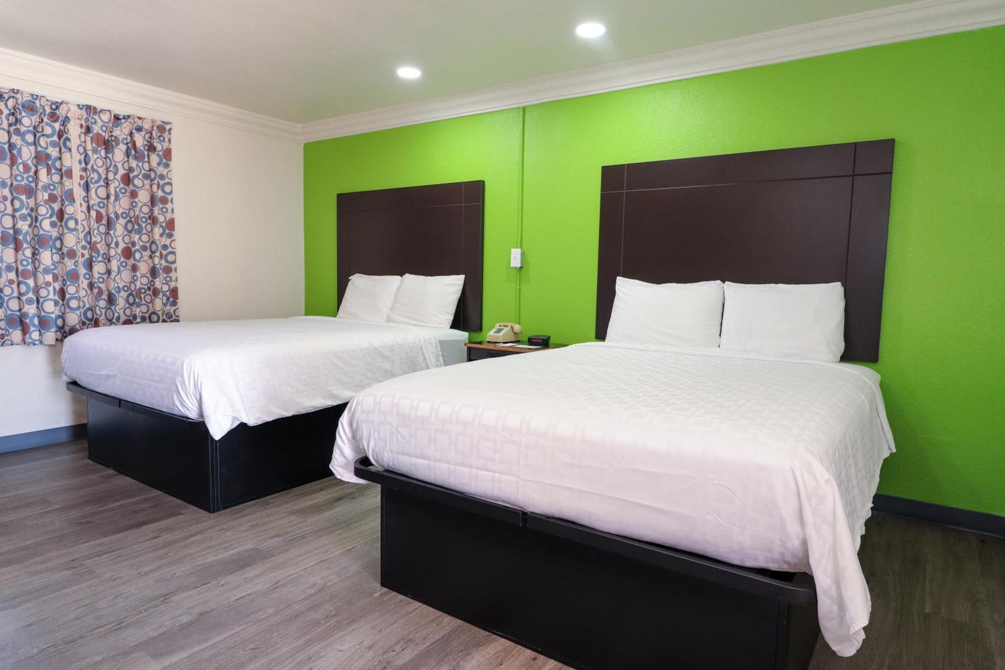 Queen Room Two Queen Beds Non-Smoking