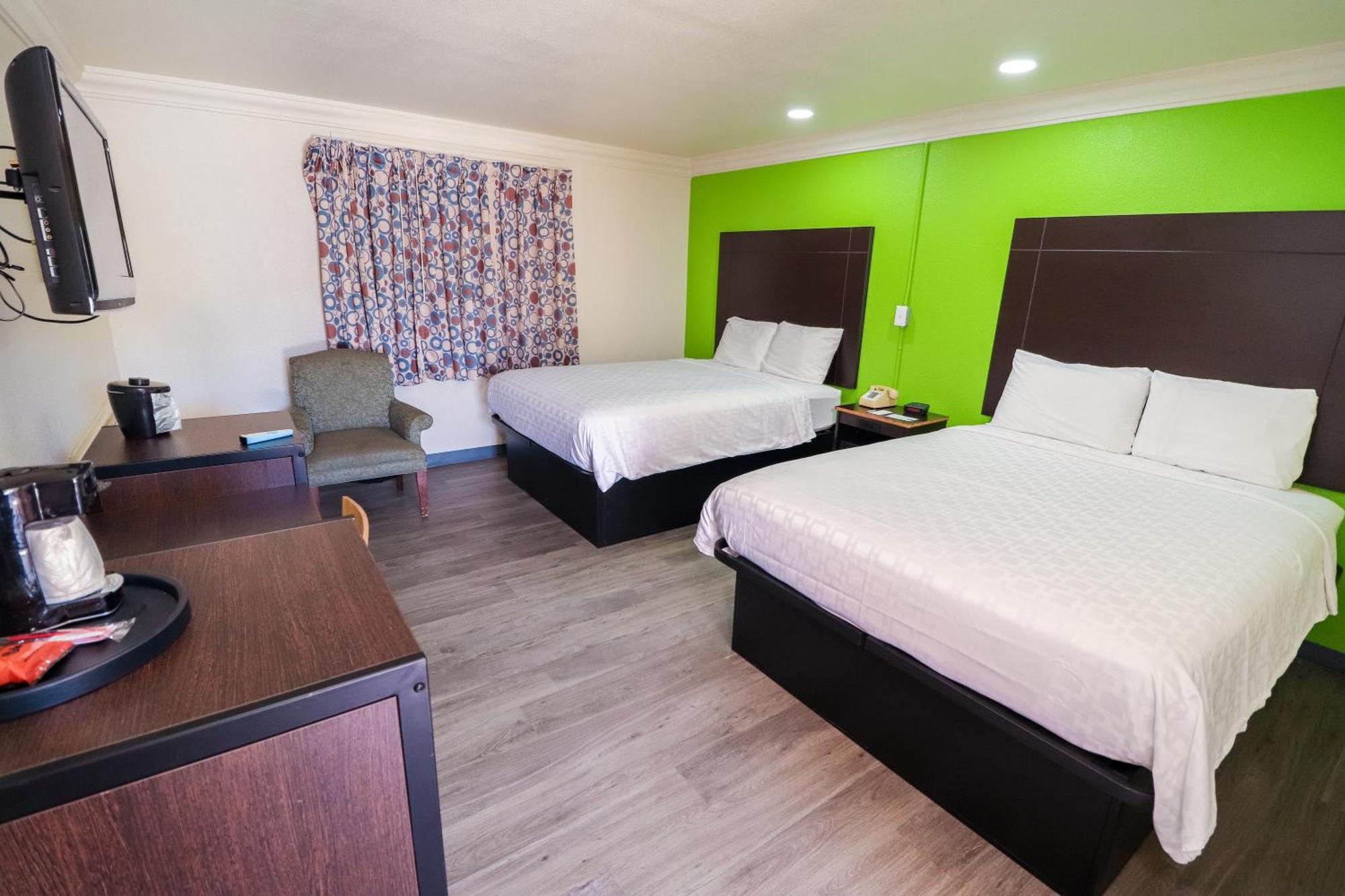 Queen Room Two Queen Beds Non-Smoking