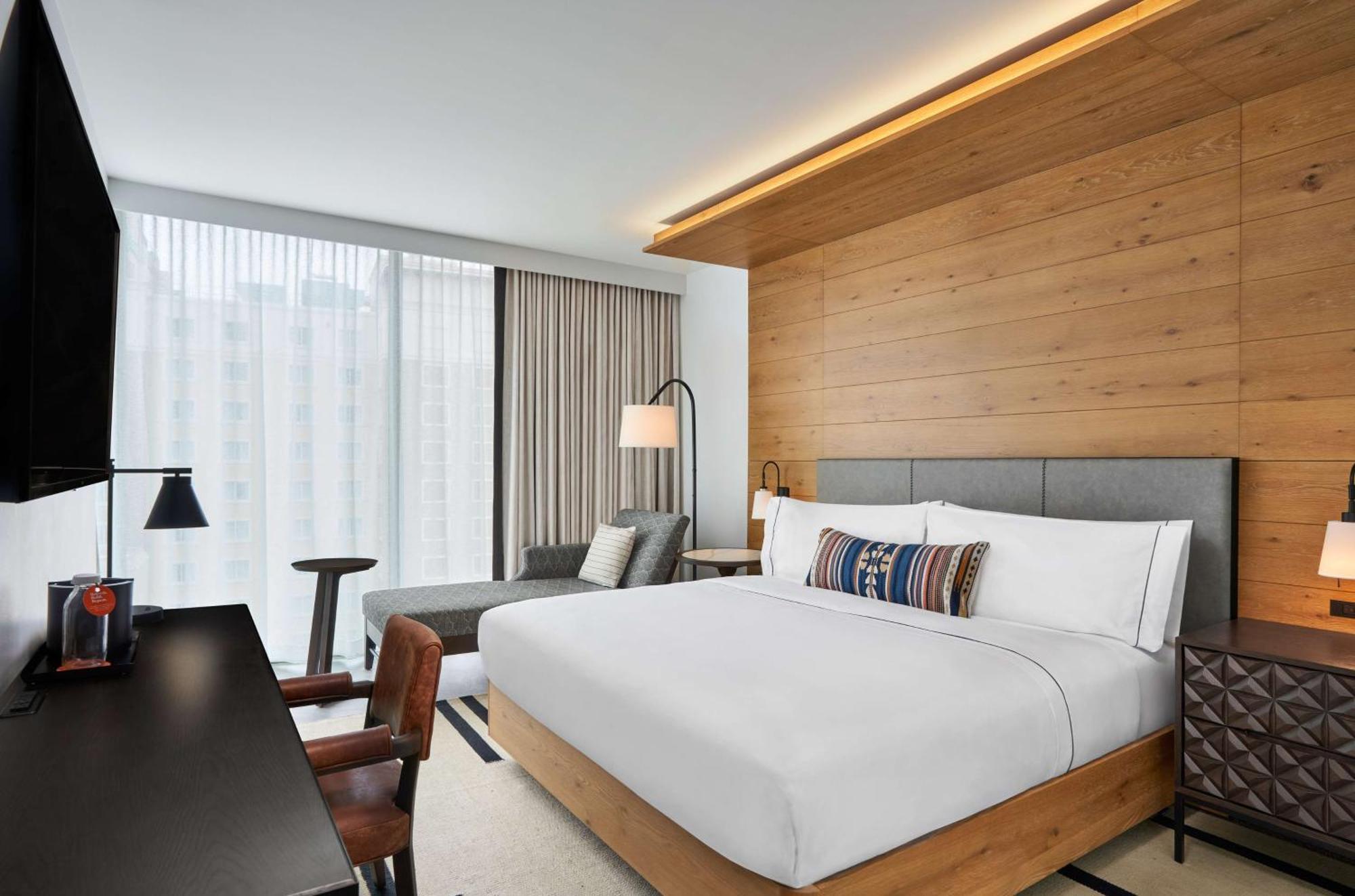 Premium King Room River View