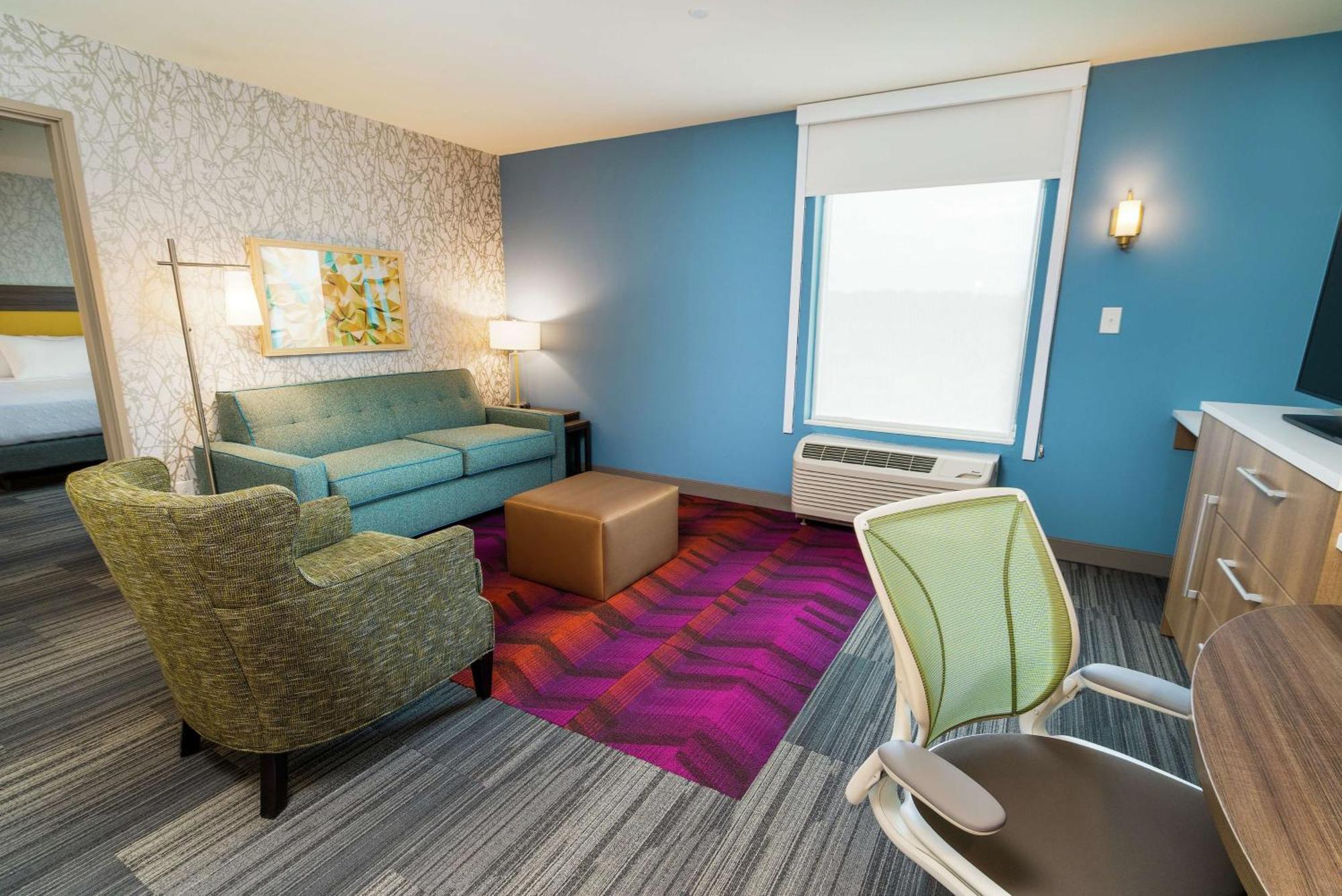 One-Bedroom King Suite - Non-Smoking