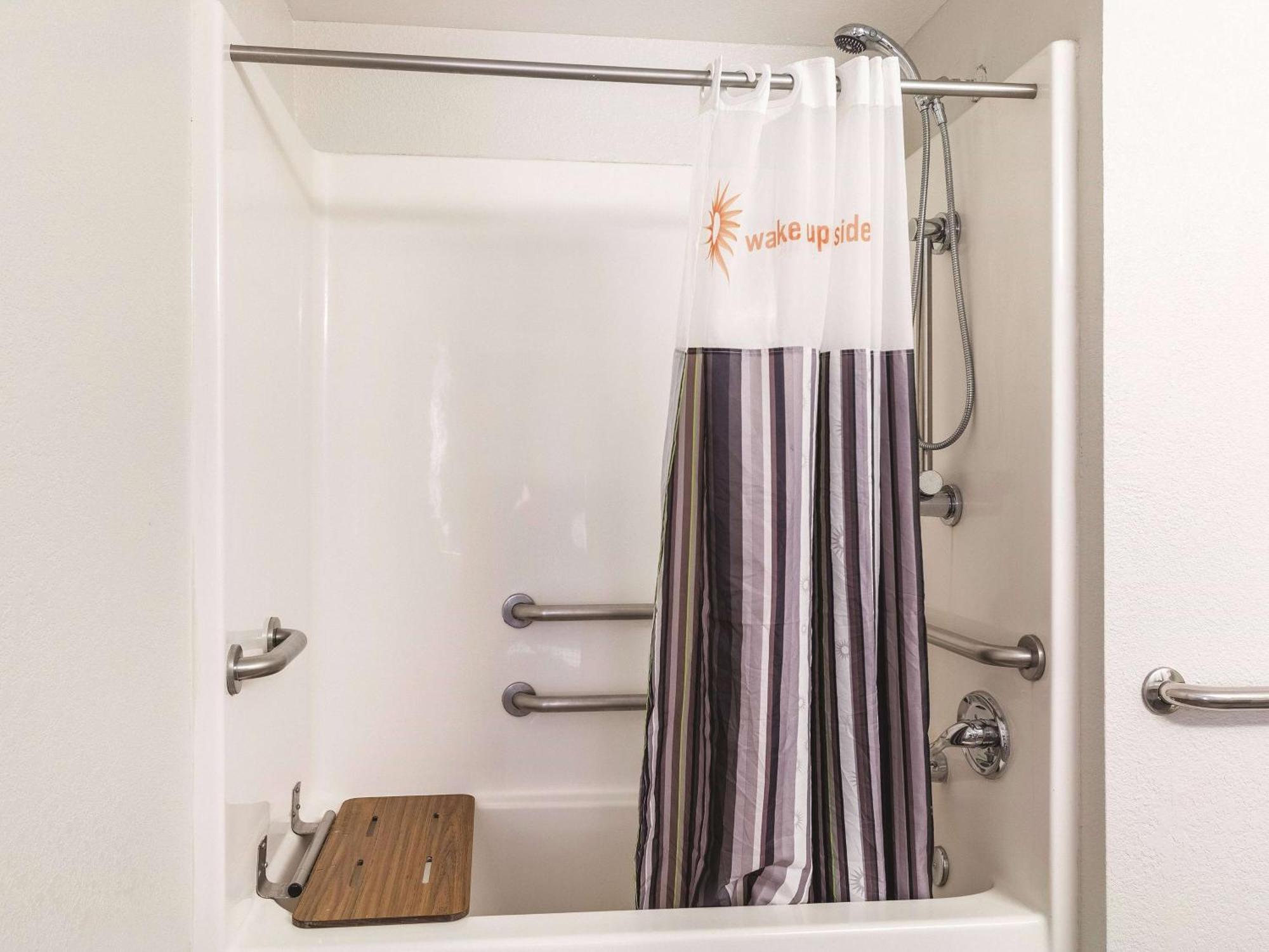 King Room Bath Tub Mobility or Hearing Accessible Non-Smoking