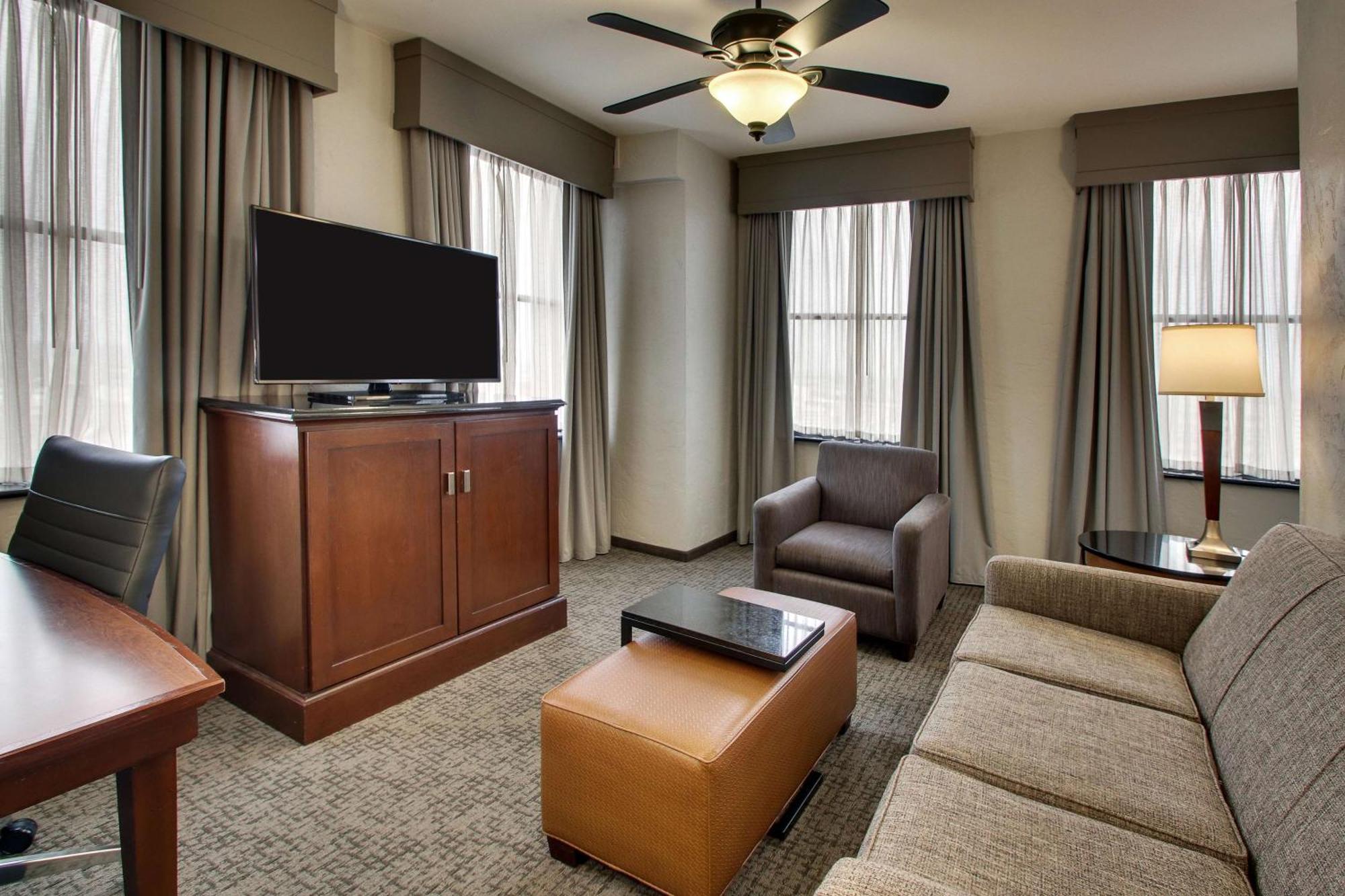 Queen Suite Two Queen Beds