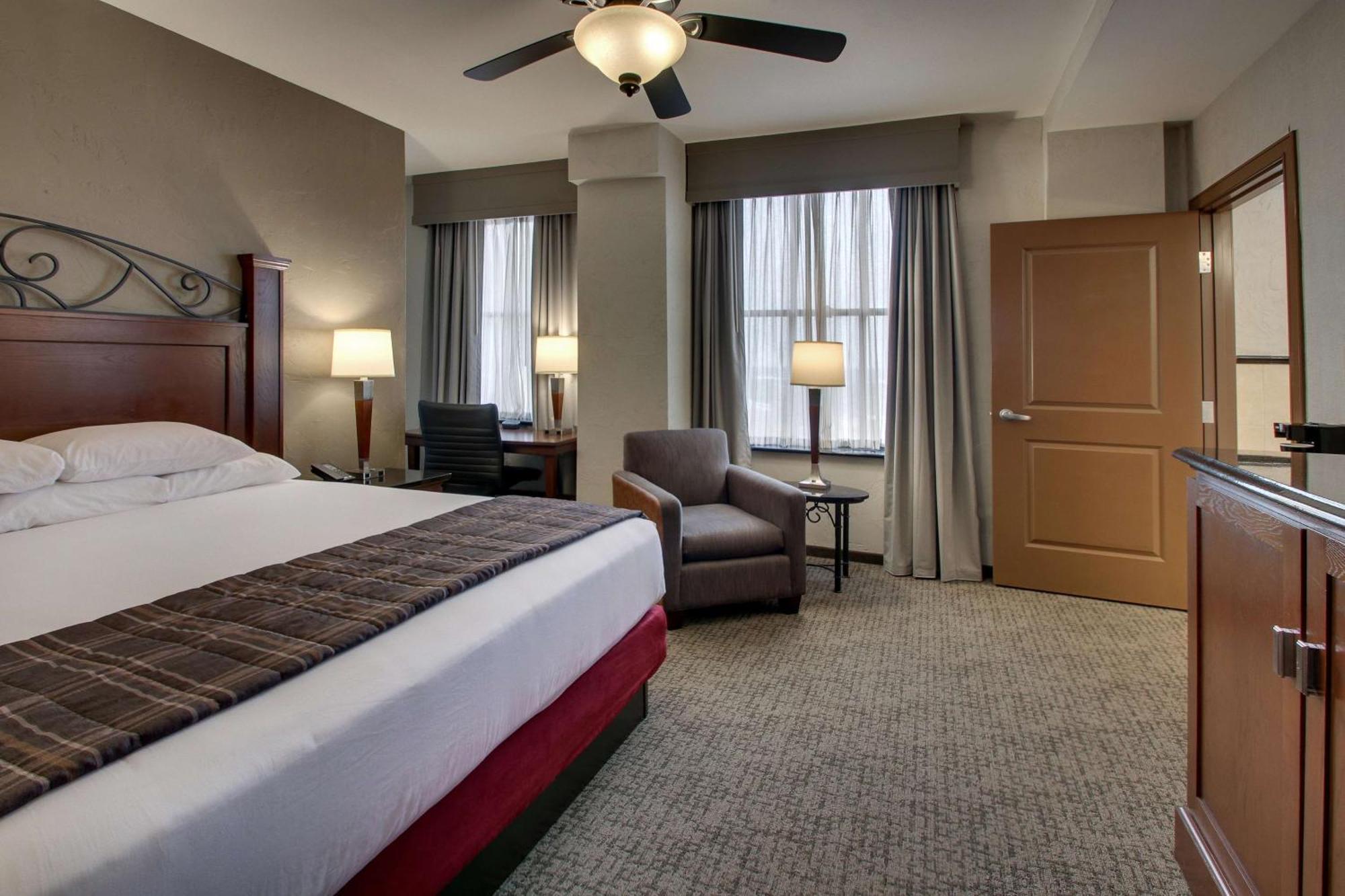 Deluxe King Room