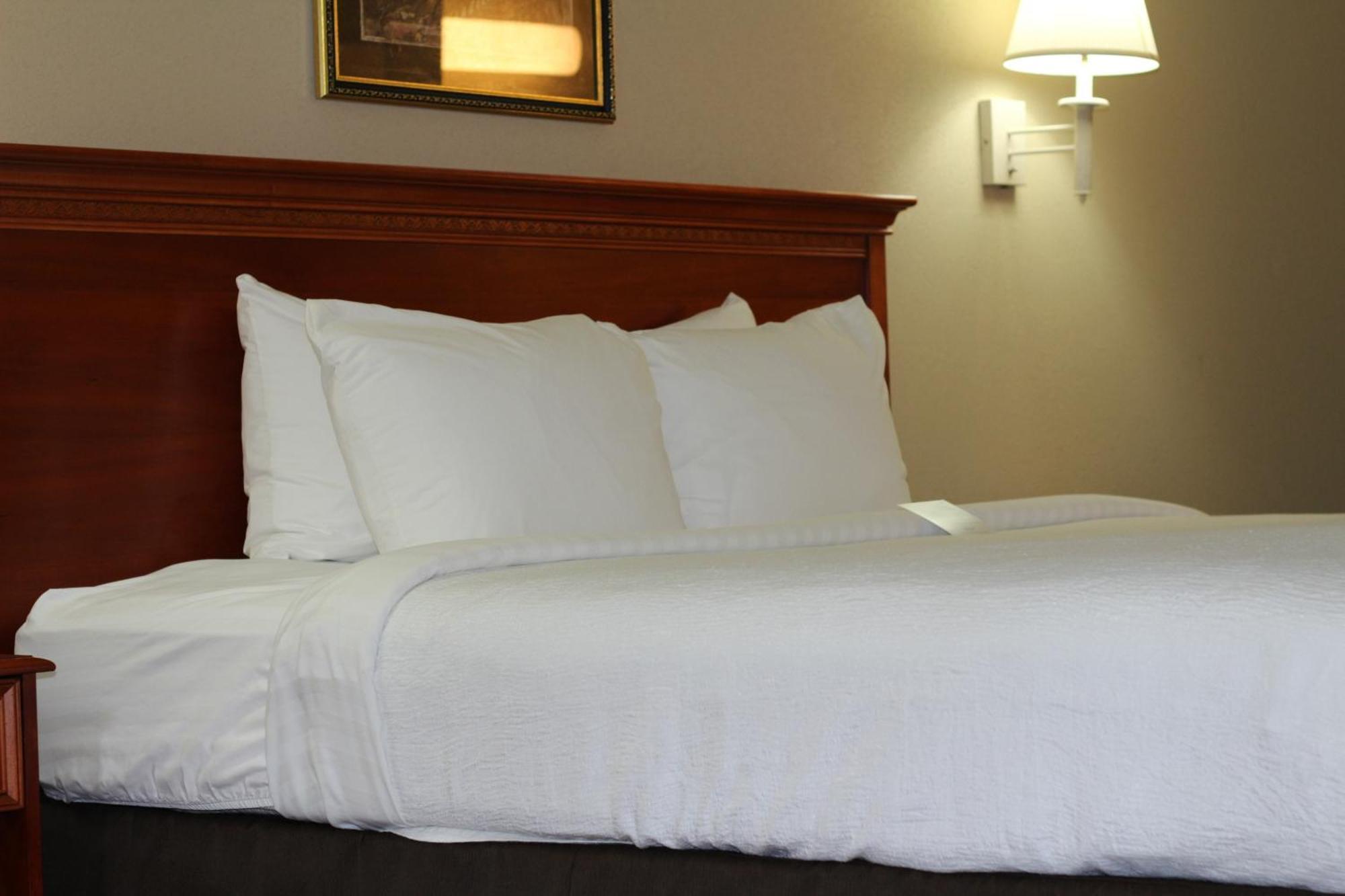 Queen Room Two Queen Beds Non-Smoking
