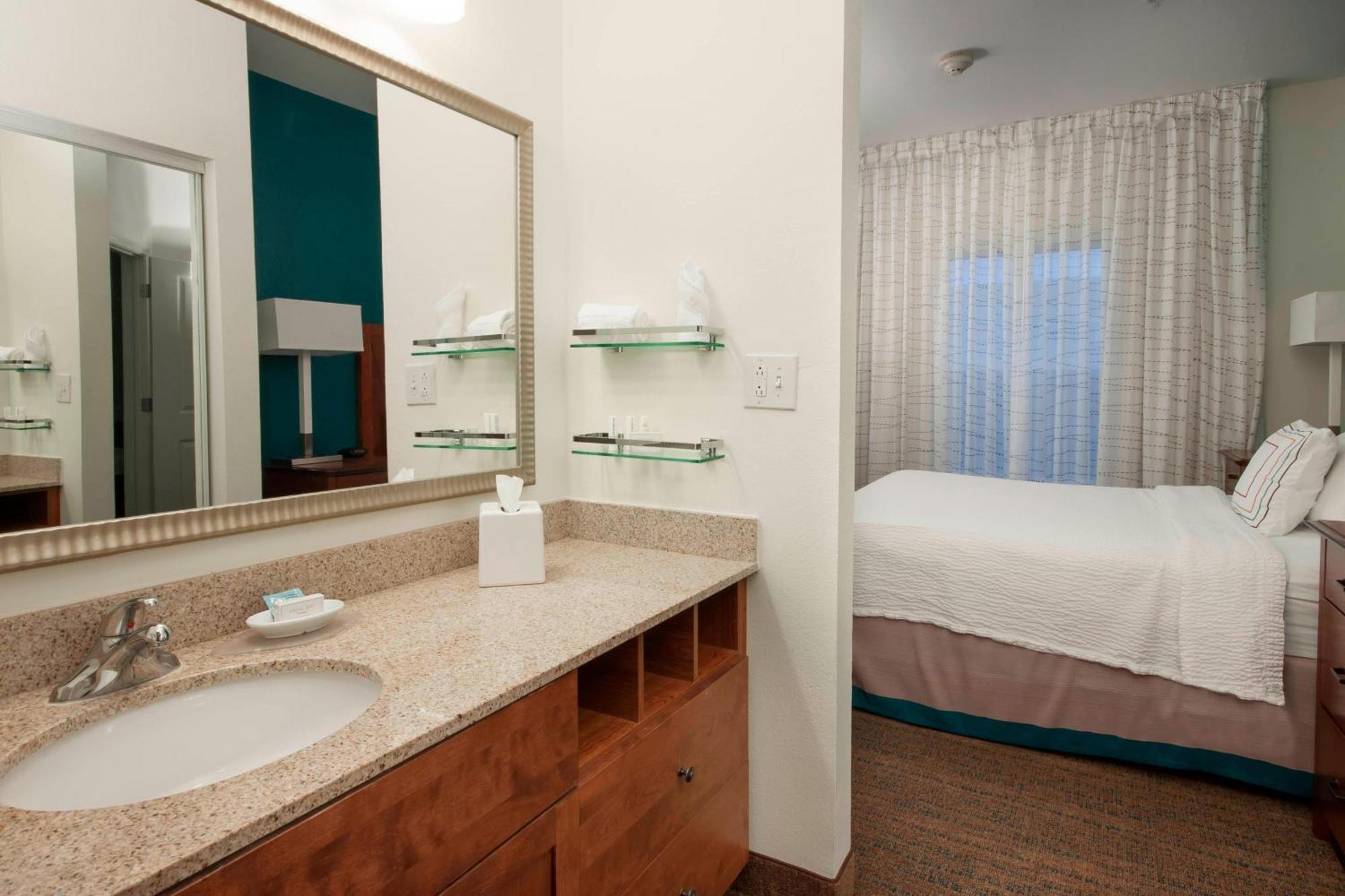 Two-Bedroom Suite,1632995925:JPEG