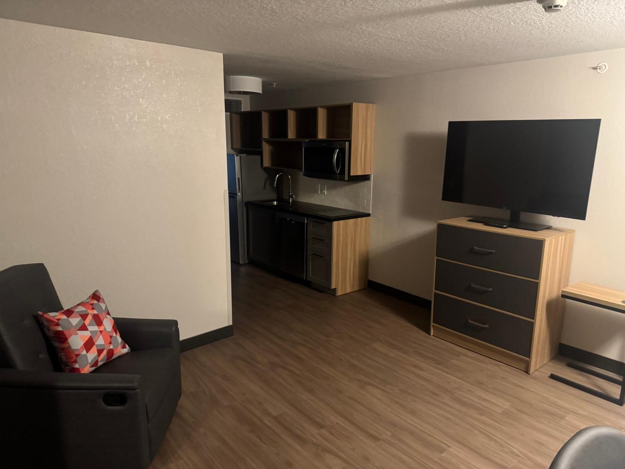 King Studio Suite
