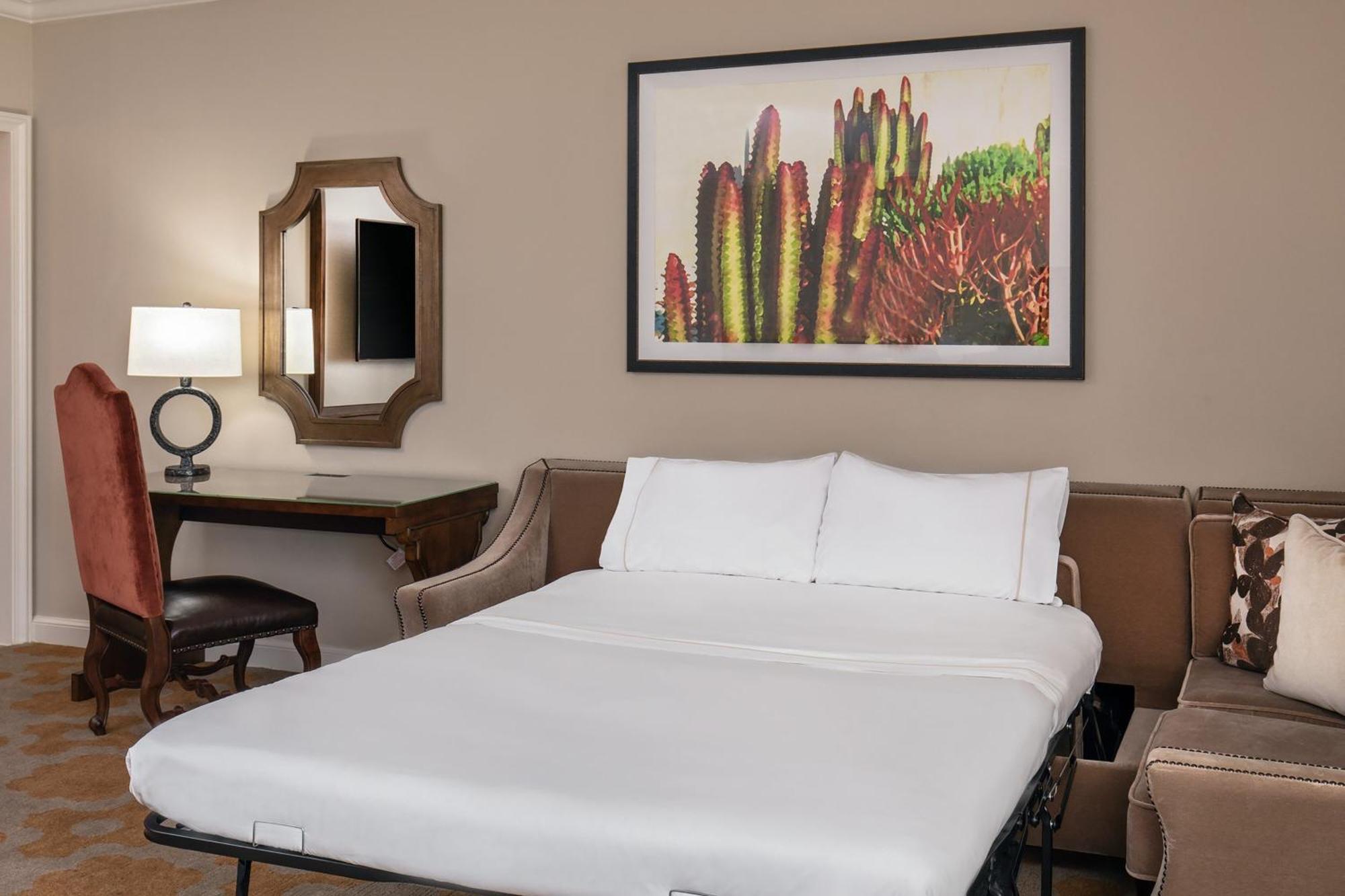One Bedroom Queen Suite Sofa Bed City View