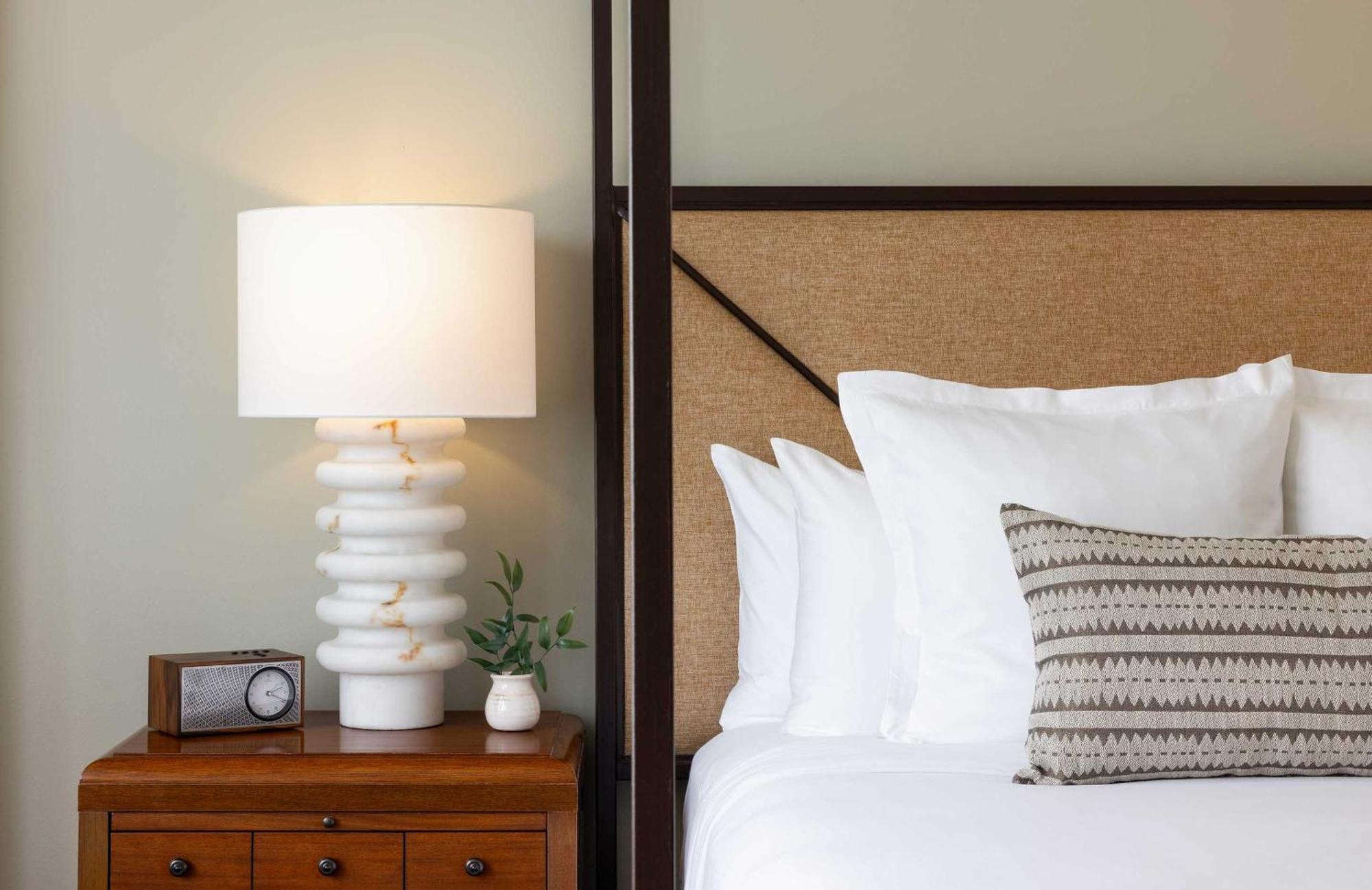 Premier Balcony Riverview King Bed