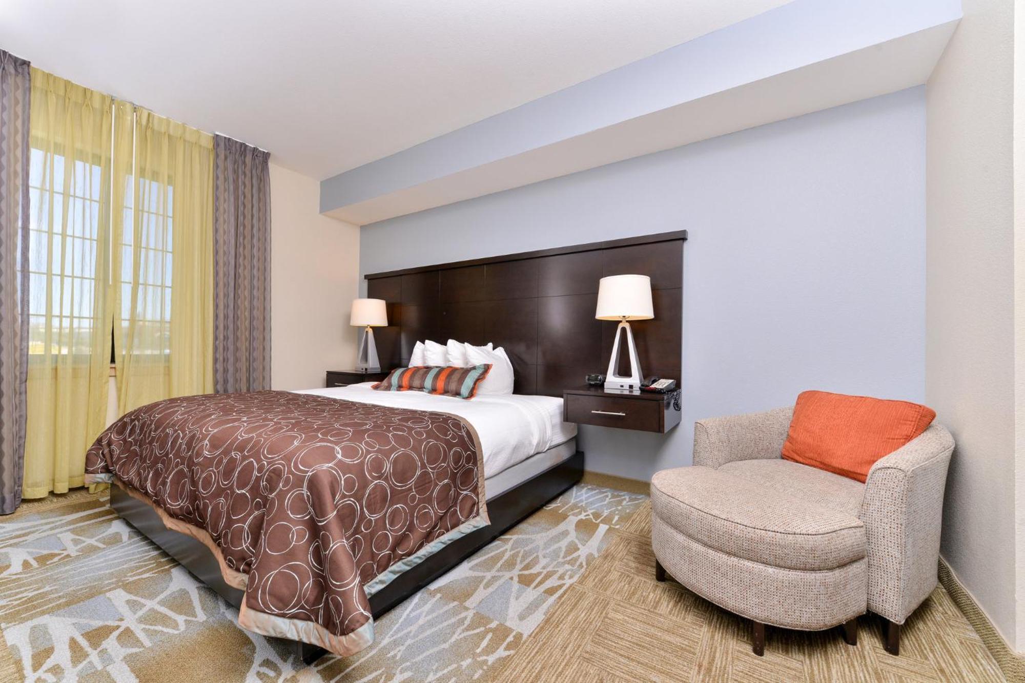 Two-Bedroom Suite,1275396634:JPEG