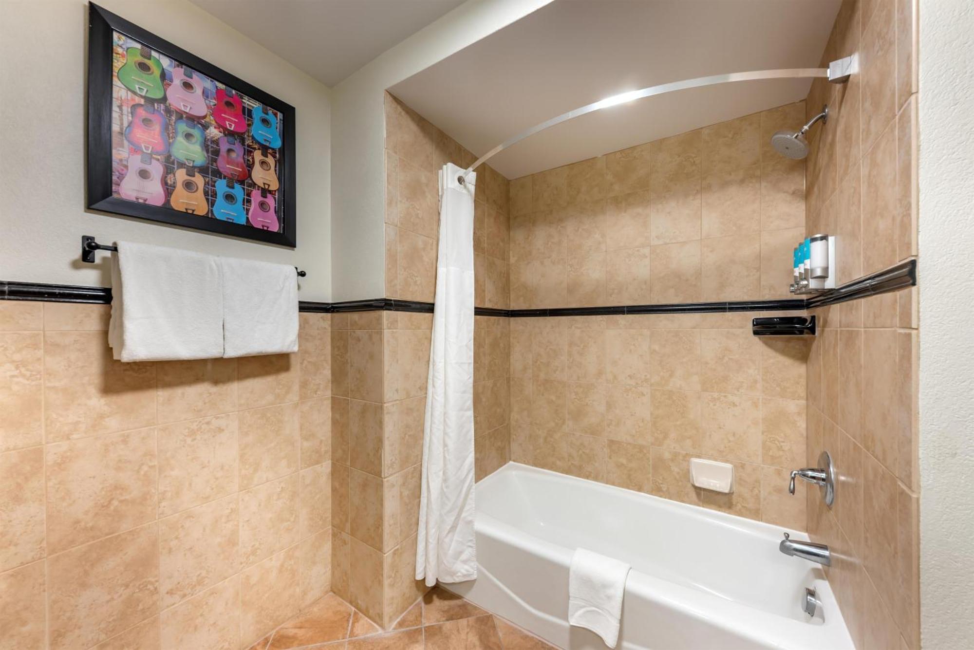 Deluxe Queen Room Two Queen Beds – High Floor