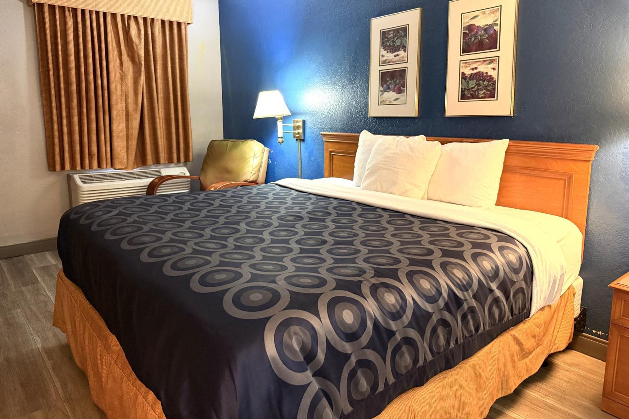 King Bed Accessible Non-Smoking