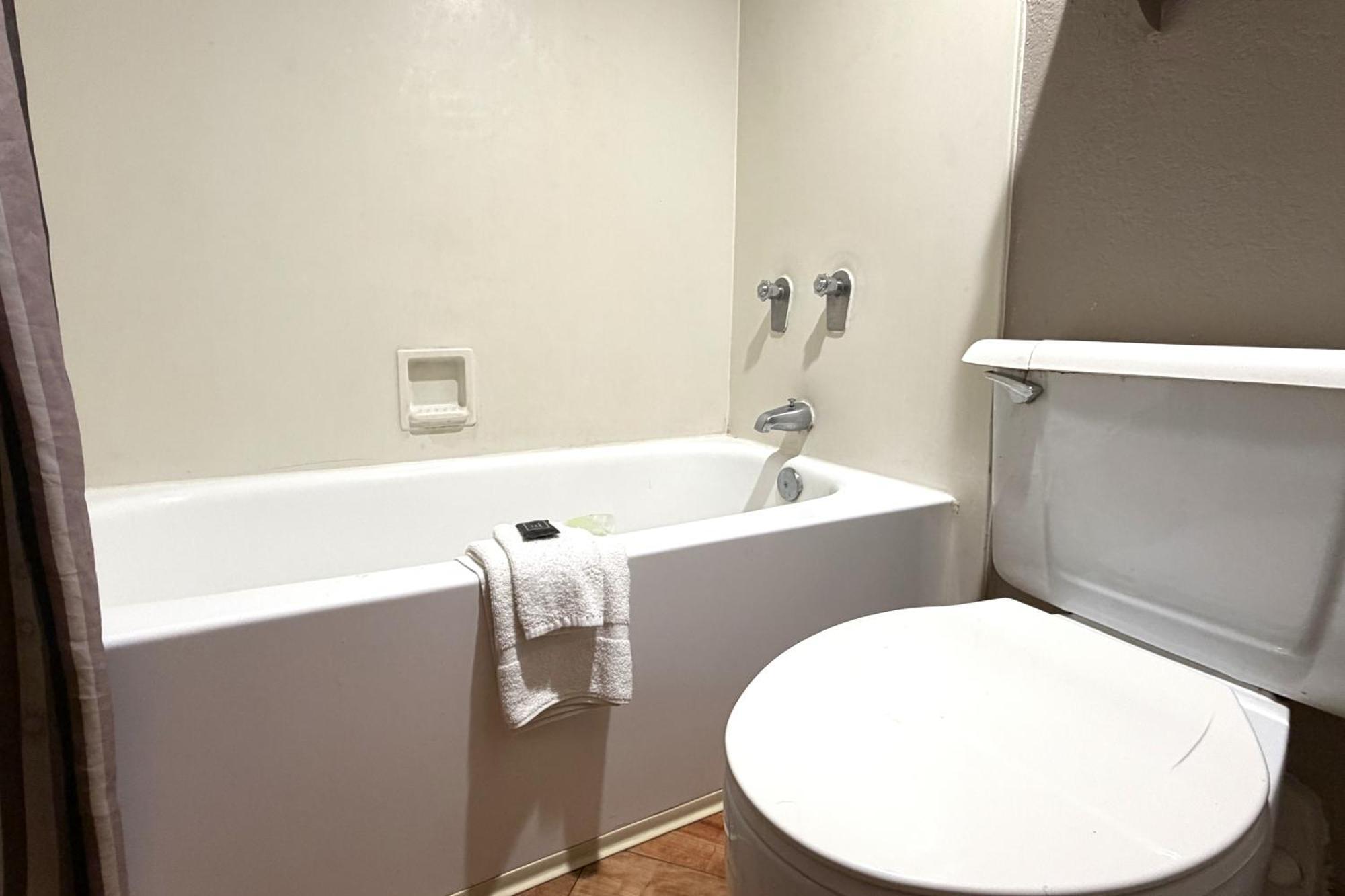 2 Full Beds Non-Smoking
