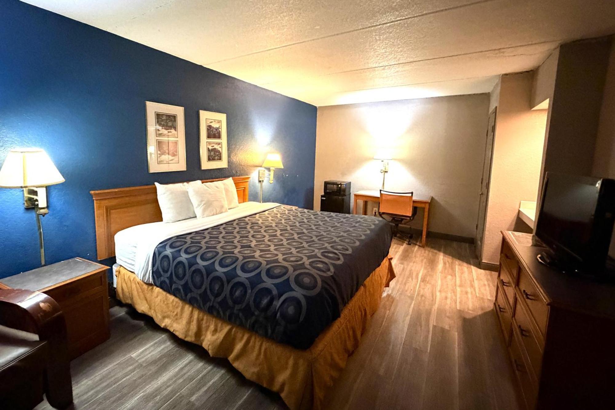 King Bed Accessible Non-Smoking