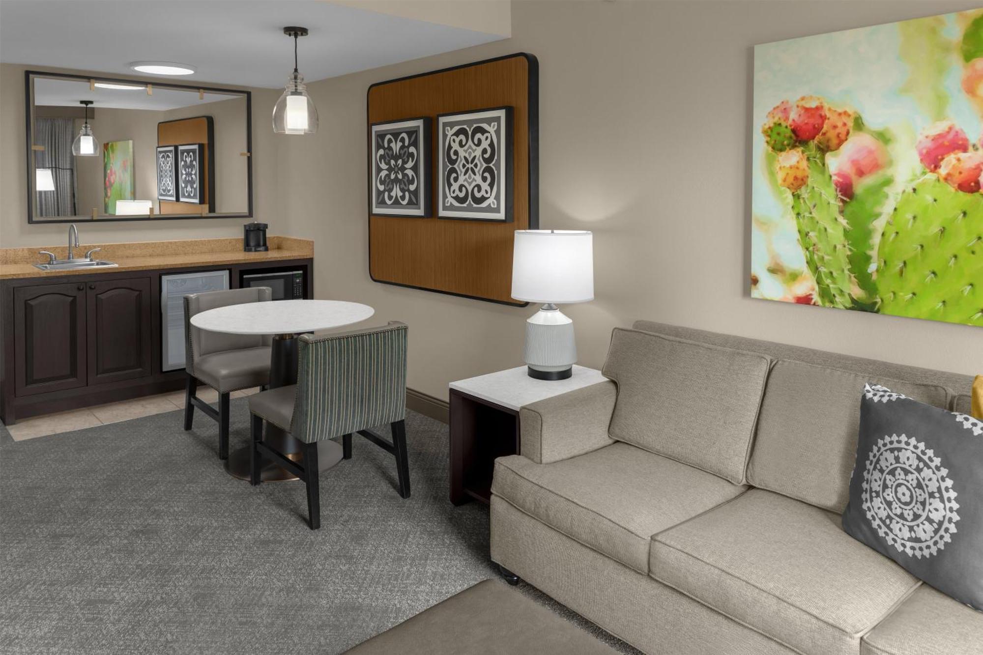Two-Room Suite Two Queen Beds River View