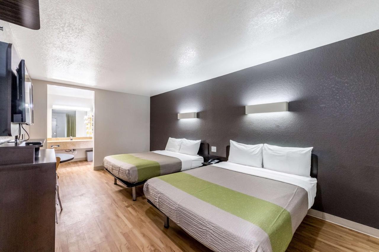 Deluxe Quadruple Room - Non-Smoking