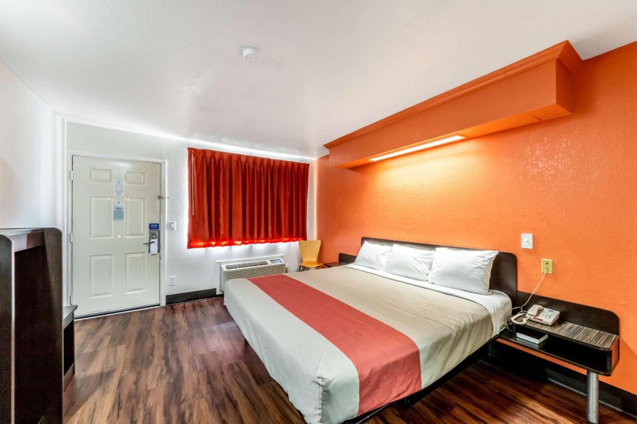 King Room Non-Smoking