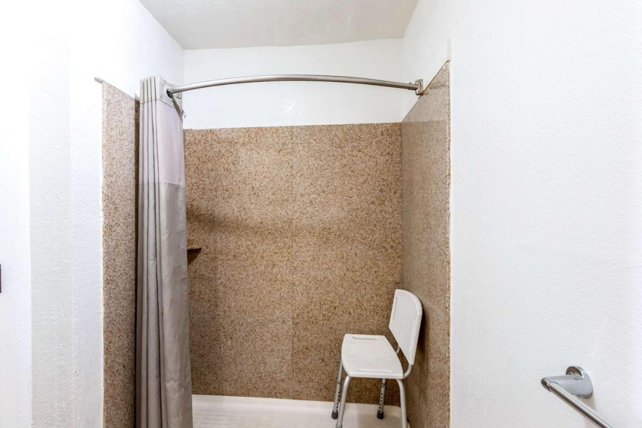 King Room Roll Shower Disability Access Non-Smoking