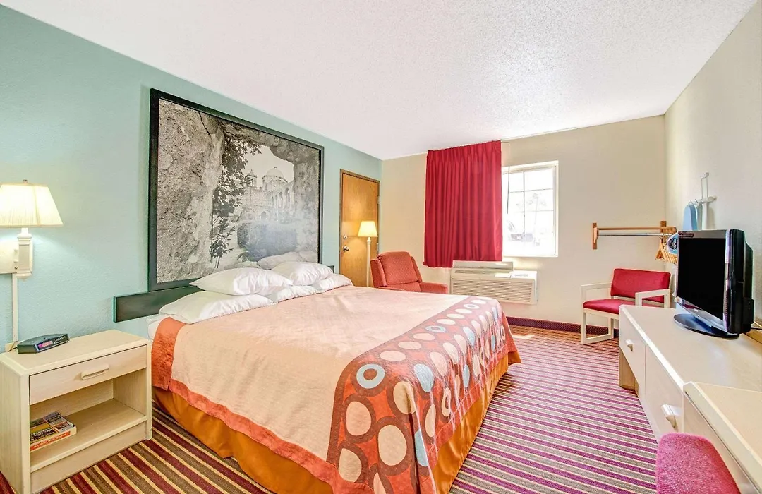 Super 8 By Wyndham San Antonio/Fiesta-1