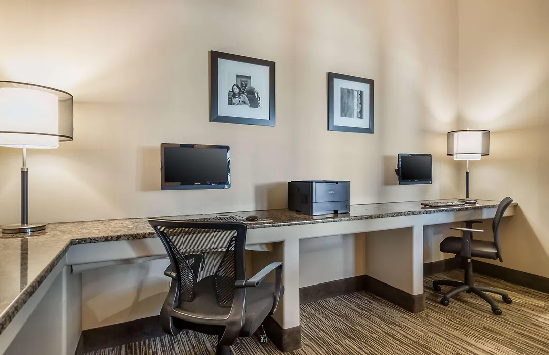 Best Western Plus Lackland Hotel And Suites.-1