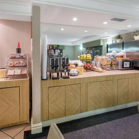 La Quinta Inn By Wyndham San Antonio Market Square-2