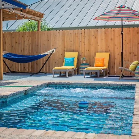 Heated Pool Escape Game Room Near Six Flags-2