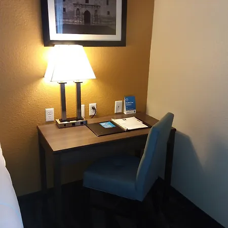 Comfort Inn I-10 East Near At&T Center-3