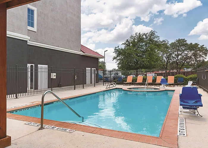 La Quinta By Wyndham San Antonio Northwest Hotel