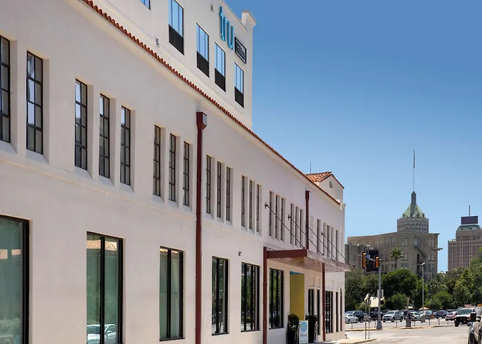 Tru By Hilton San Antonio Downtown Riverwalk