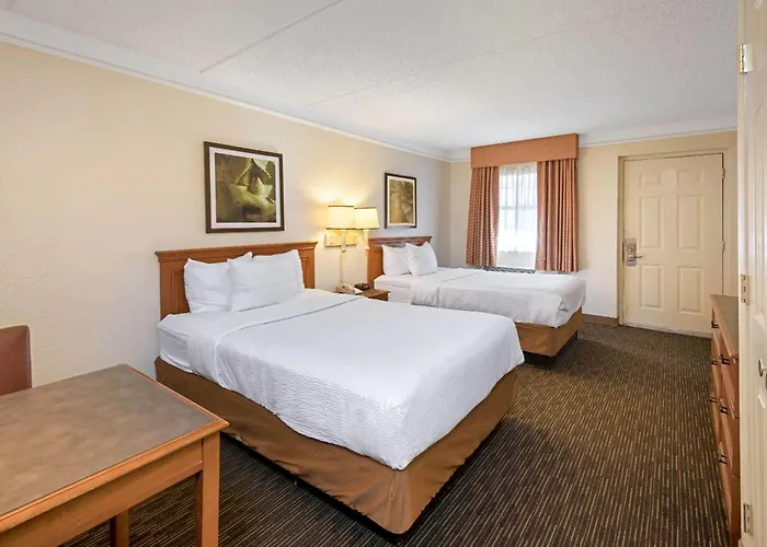 La Quinta Inn By Wyndham San Antonio Market Square